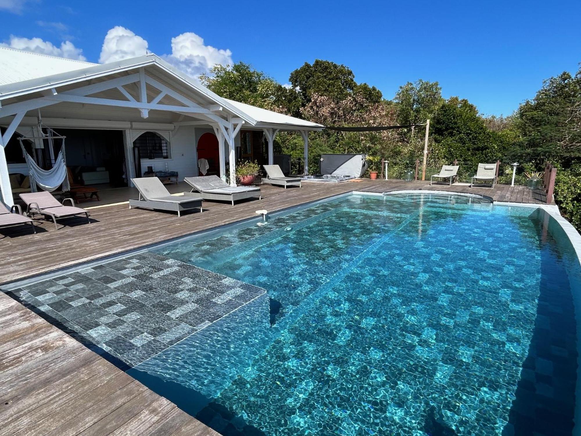 Villa L'Hacienda: Seaside Luxury with Pool, Jacuzzi & Garden Saint-Francois  Exterior photo