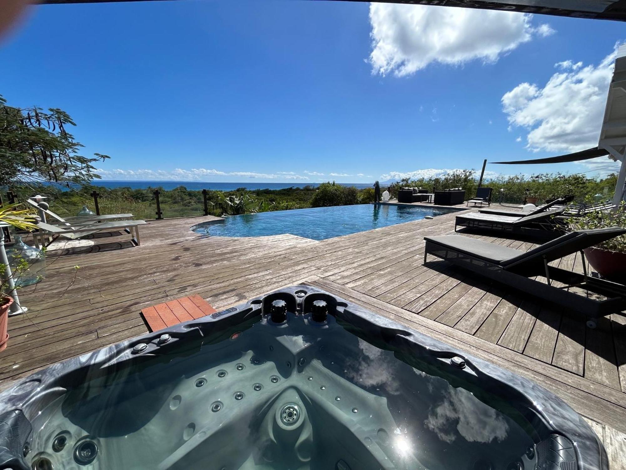 Villa L'Hacienda: Seaside Luxury with Pool, Jacuzzi & Garden Saint-Francois  Exterior photo