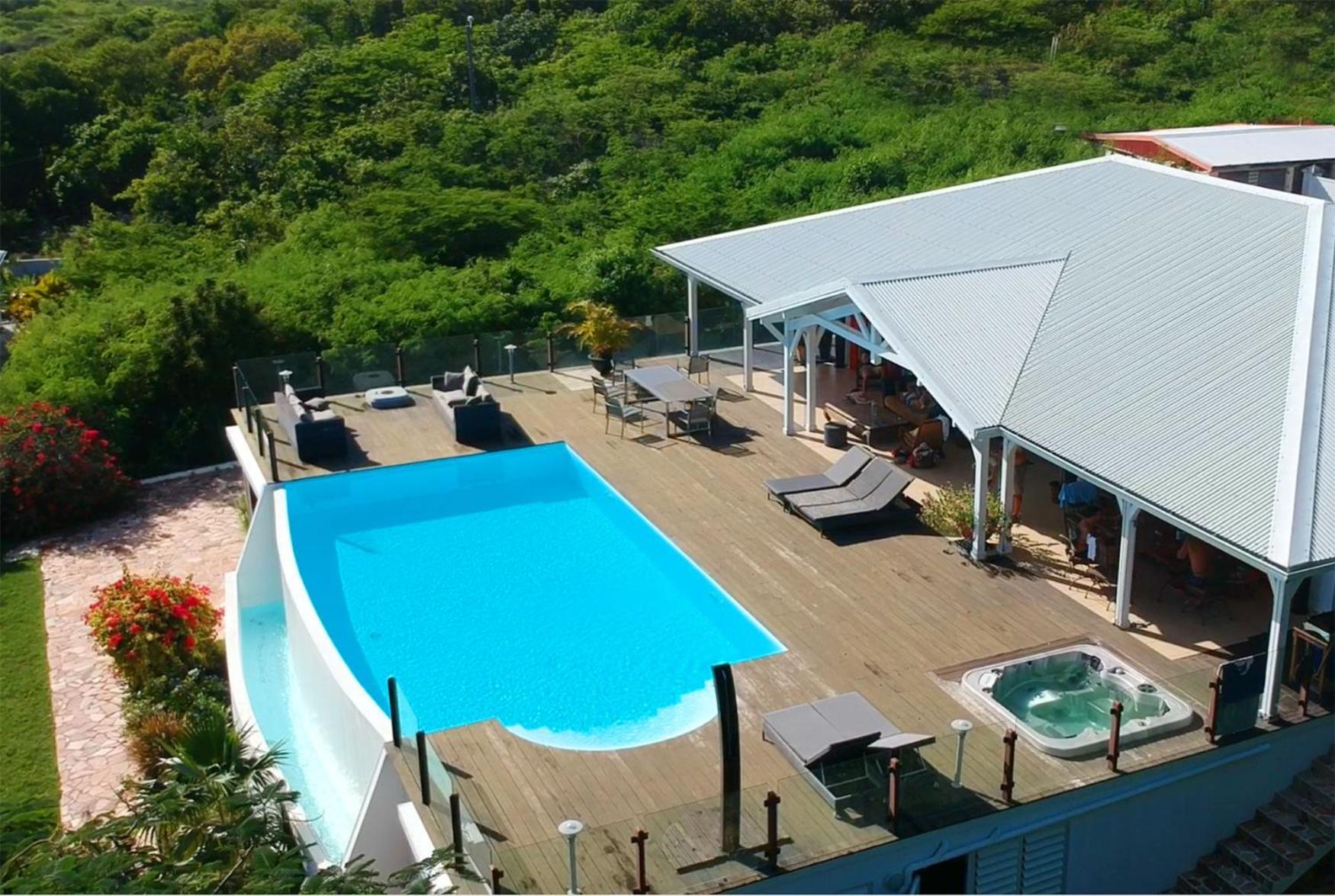 Villa L'Hacienda: Seaside Luxury with Pool, Jacuzzi & Garden Saint-Francois  Room photo