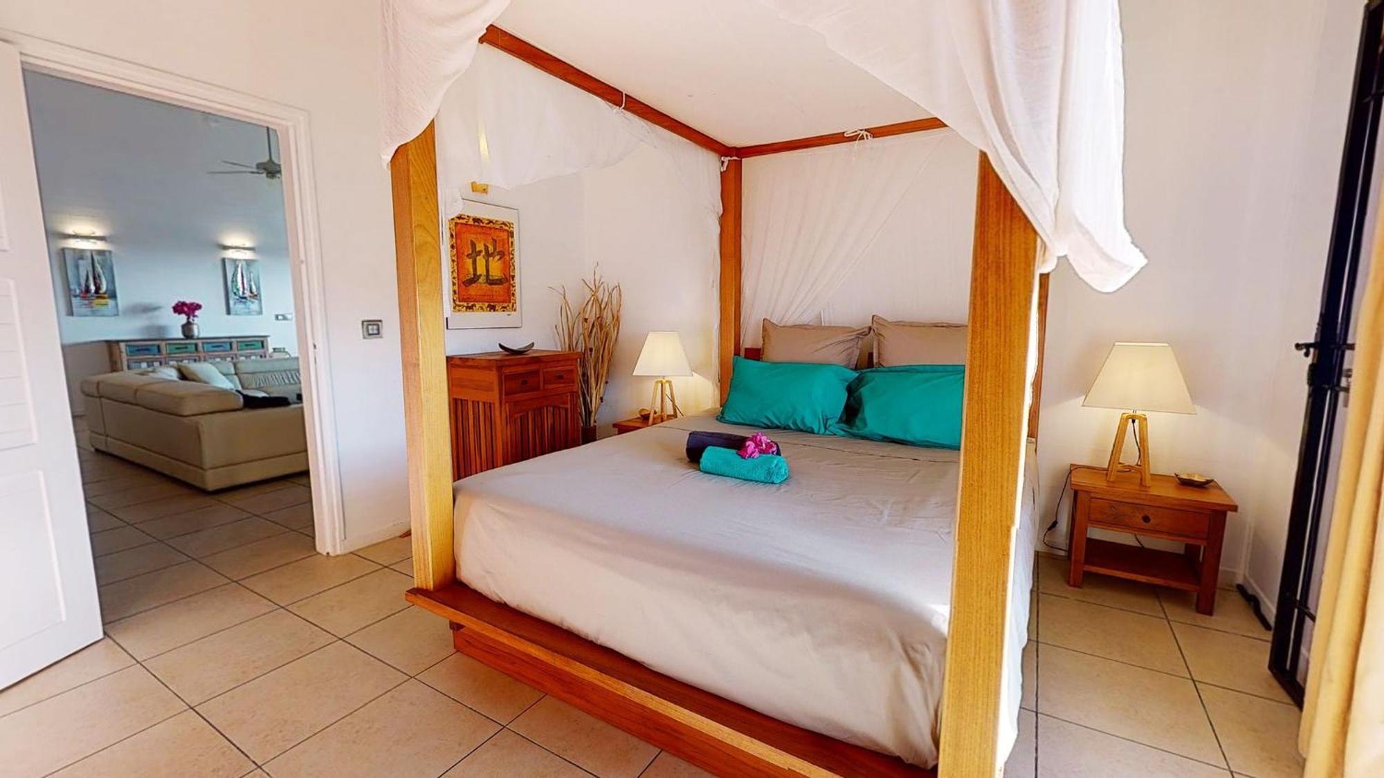 Villa L'Hacienda: Seaside Luxury with Pool, Jacuzzi & Garden Saint-Francois  Room photo