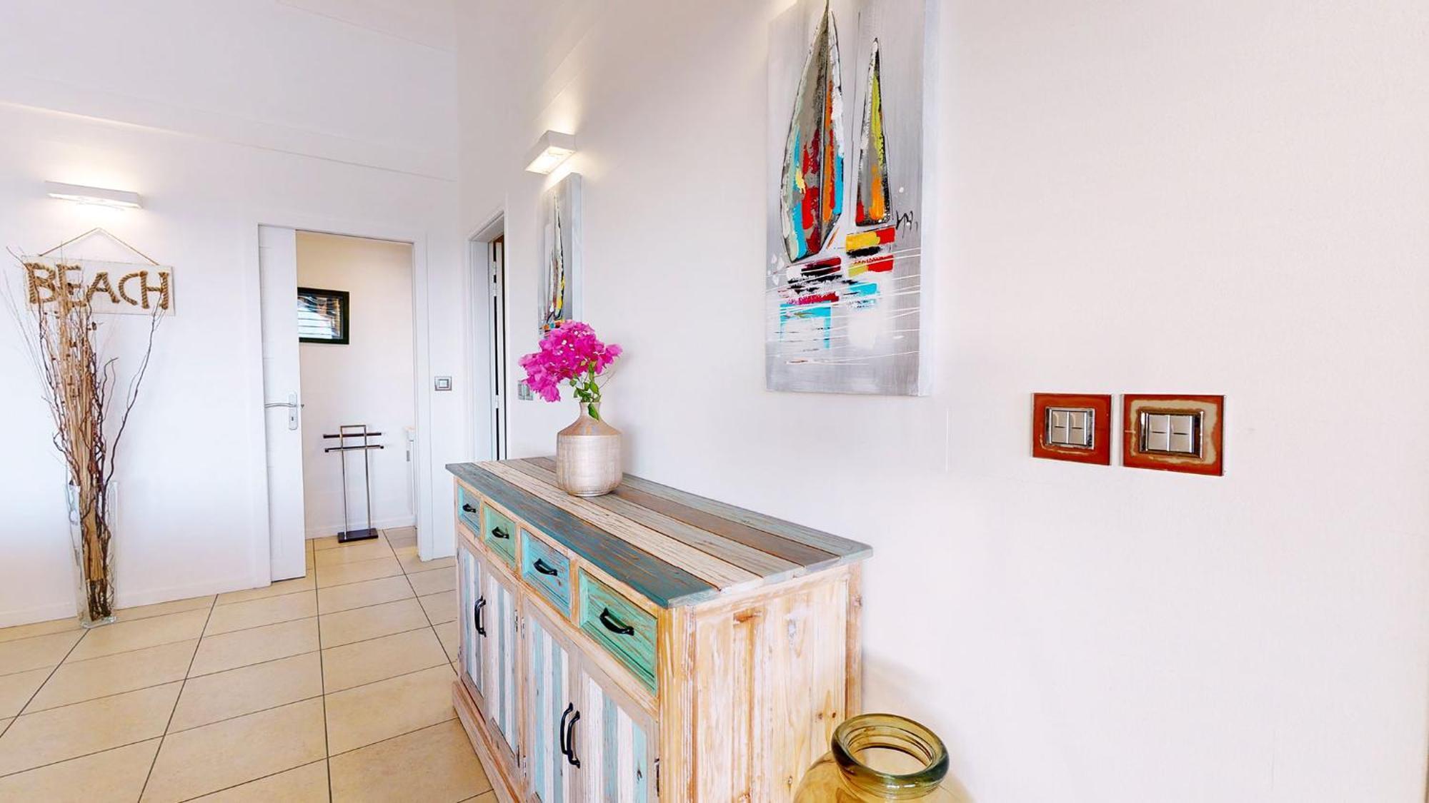 Villa L'Hacienda: Seaside Luxury with Pool, Jacuzzi & Garden Saint-Francois  Room photo