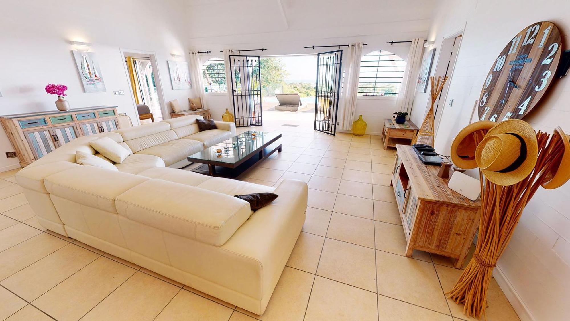 Villa L'Hacienda: Seaside Luxury with Pool, Jacuzzi & Garden Saint-Francois  Room photo