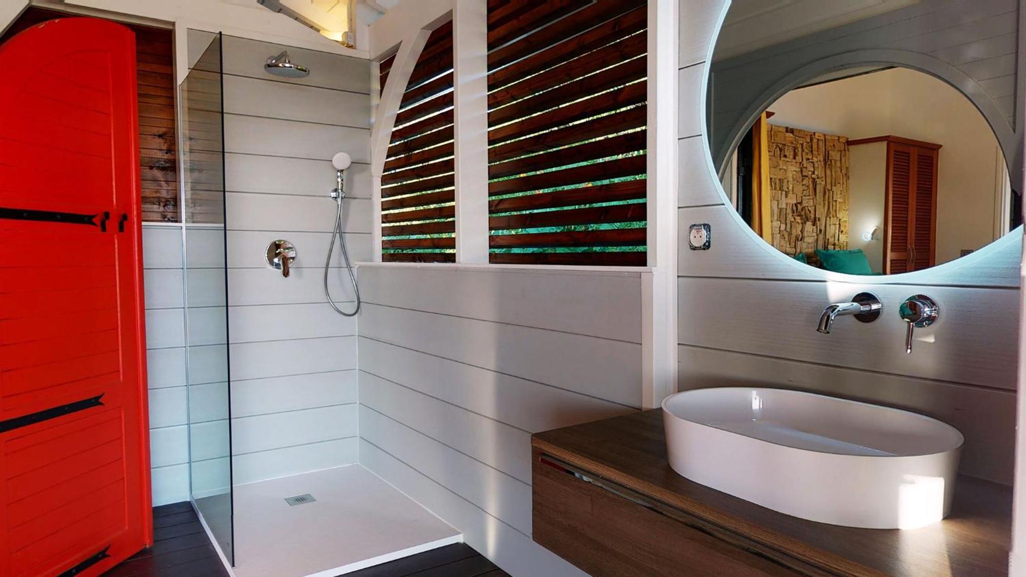 Villa L'Hacienda: Seaside Luxury with Pool, Jacuzzi & Garden Saint-Francois  Room photo